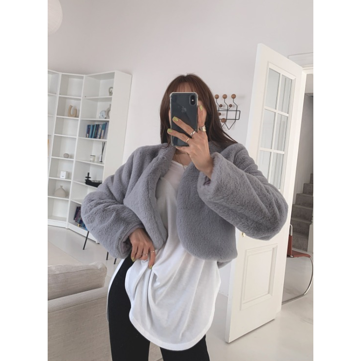 Short Buttonless Fur Jacket